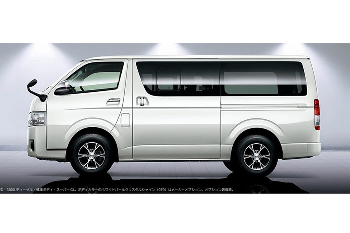 Toyota trinh lang minibus Hiace phien ban nang cap 2017-Hinh-4